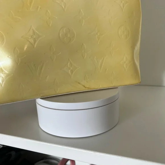 🔥🔥Louis Vuitton Cream Monogram Vernis Tote - Picture 12 of 12